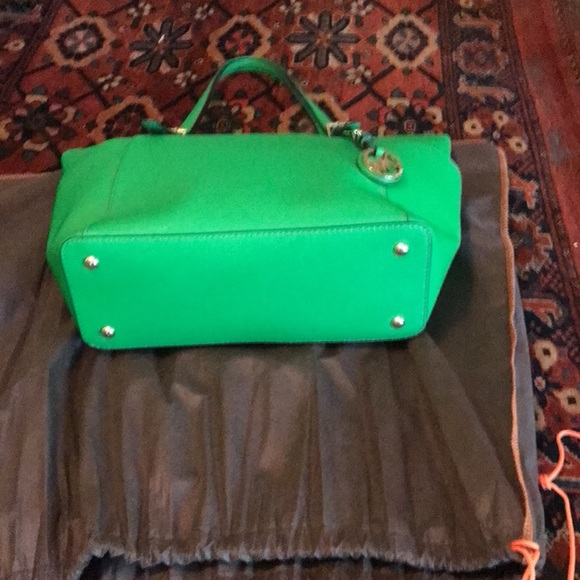 Michael Kors Bright Green handbag - Picture 3 of 4